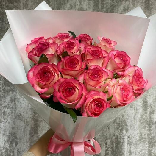 Роза "Джумилия" в букете