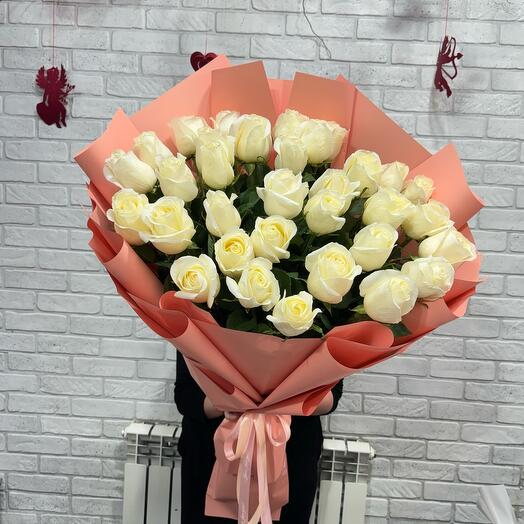 Розы белый шоколад 35