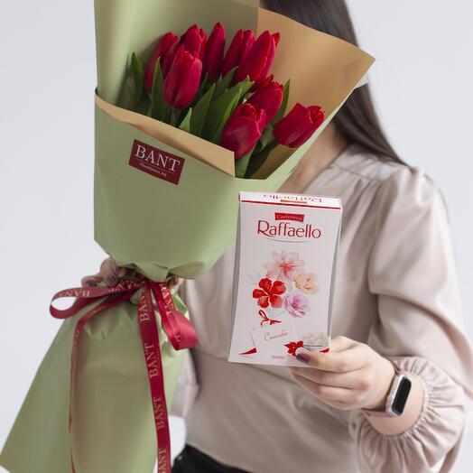 9 красных тюльпанов + Raffaello