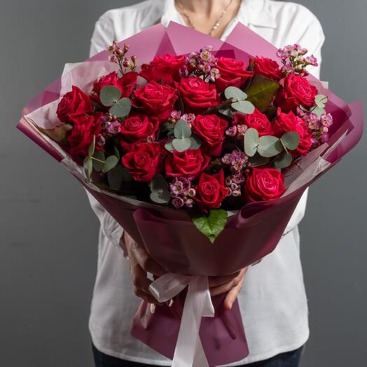 Bouquet of crimson roses "Burgundy"