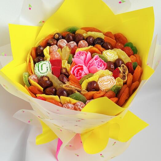 Весенний из сухофруктов