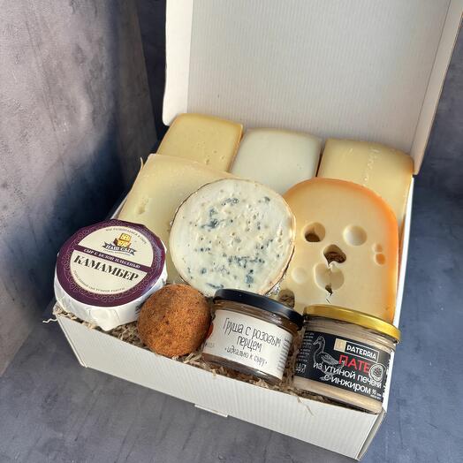 Вкусный подарочный набор сыров "Российские традиции" миди