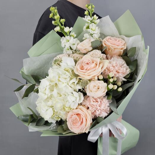 Bouquet "Fresh" - hydrangea, peony-shaped roses, dianthus, mattiola, hypericum