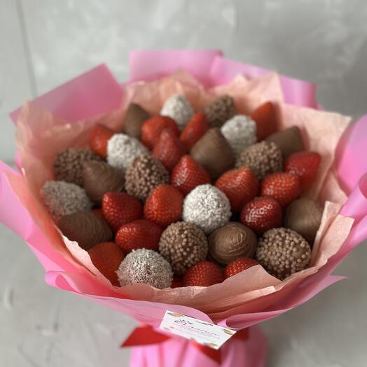 Bouquet of strawberries and strawberries in milk Belgian chocolate