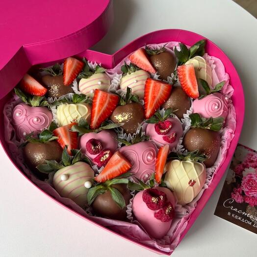 Клубника в бельгийском шоколадею сердце М любимой девушке