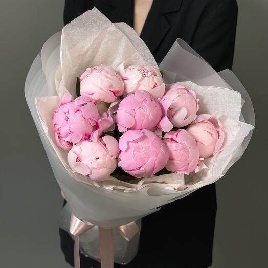 Mono bouquet 26 из 9 пионов сортаSara Bernard