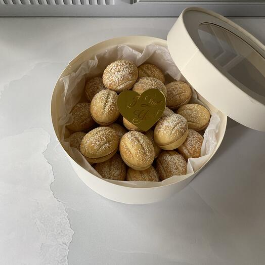 Орешки со сгущенкой « я тебя люблю «