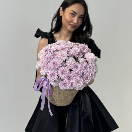 Корзина с ароматными хризантемами