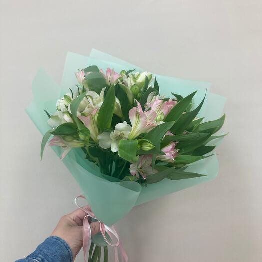 Букет из альстромерии