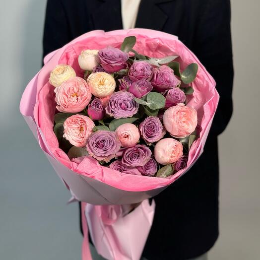Duo bouquet of spray roses with eucalyptus