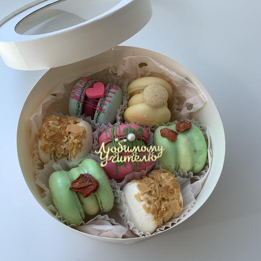 Набор макарон 7 шт «любимому учителю»