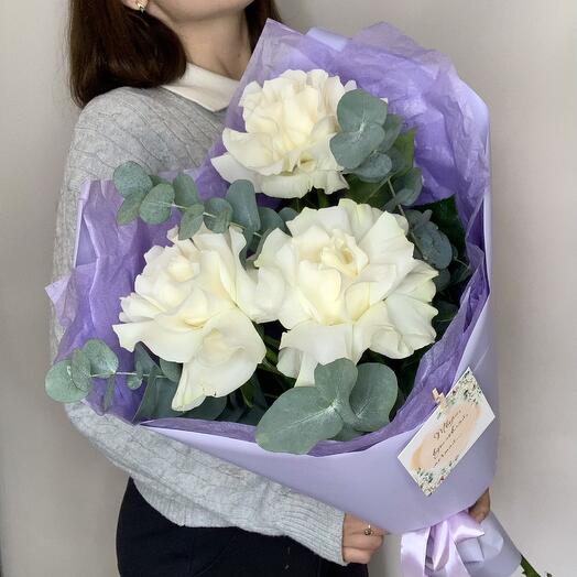 Букет с французскими розами и эвкалиптом 💜