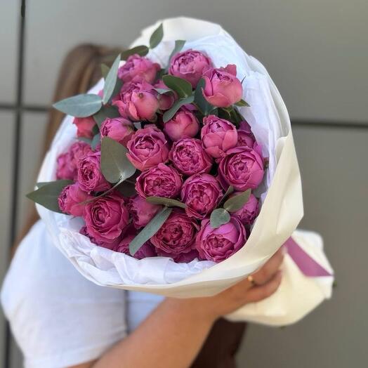 BOUQUET 030. Кустовая пионовидная роза «Misti babls» с эвкалиптом (9)