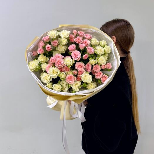 Букет кустовых роз