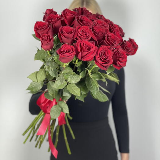 Букет из 25 премиальных бордовых роз 60см (39)