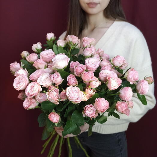 15 нежно-розовых кустовых розочек