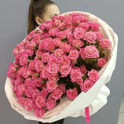 Букет из кустовых роз