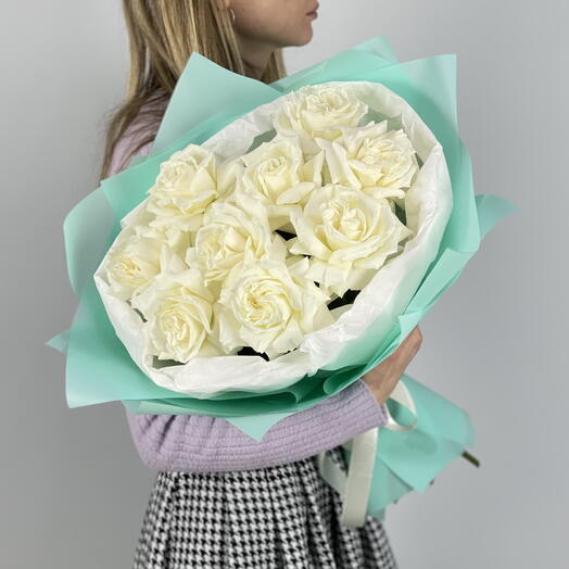 Букет из 9 французских пионовидных белых роз (70)