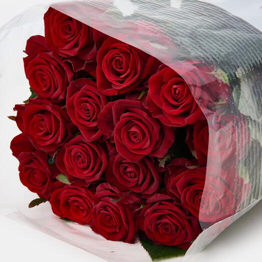 Пачка роз (15 штук) Кон Аморе, 40 см