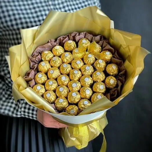 Букет с конфетами Ferrero