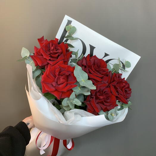 «LOVE» с красной французской розой
