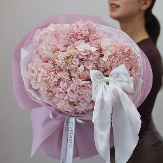 Pink bouquet for a young princess