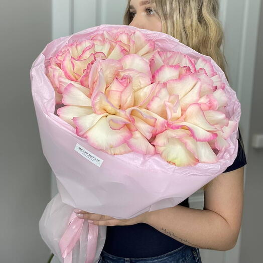 Французские розы в букете Bloom Room