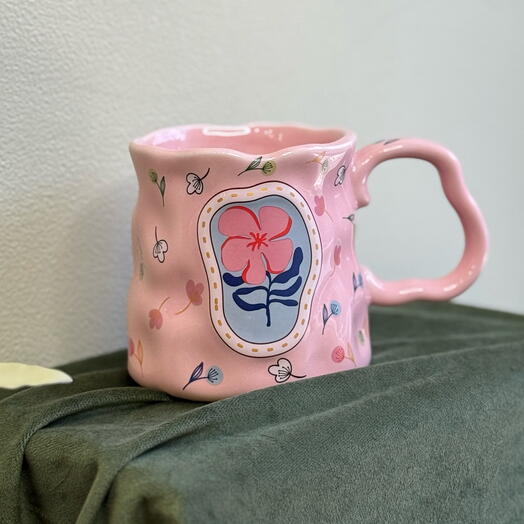 Розовая кружка