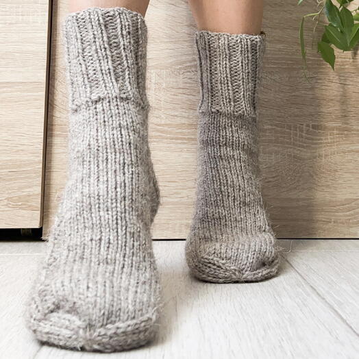 Женские вязаные носки «Серость Питера»