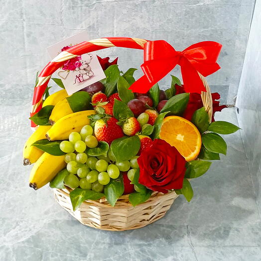 Корзина фруктовая с розами