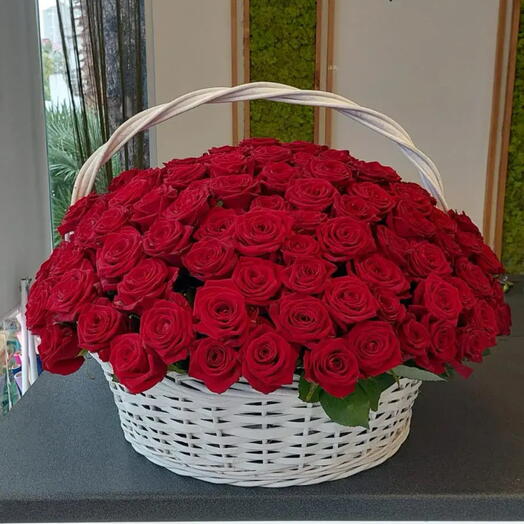 101 Роза 🌹 в корзине