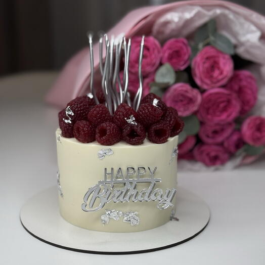 Торт с малиной happy birthday