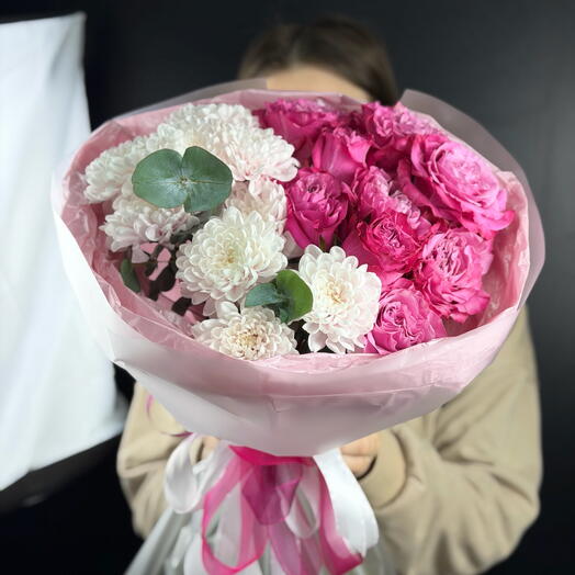 Букет с хризантемой и кустовой розой 🤍💕