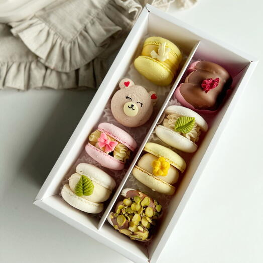 Макарон ассорти в подарок (8 шт)