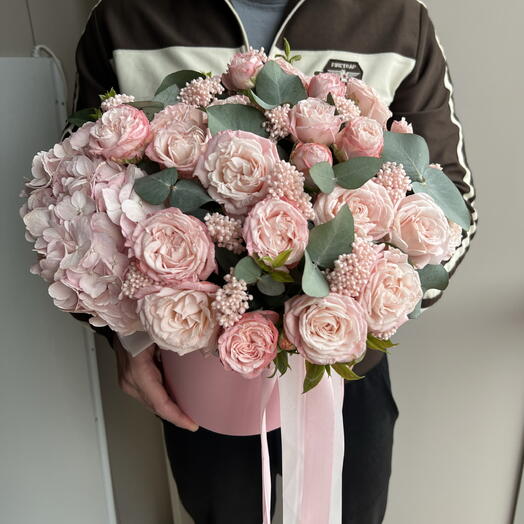 Гортензия, Пионовидная Роза, эвкалипт