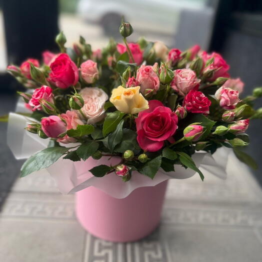 Яркая Композиция в шляпной коробке