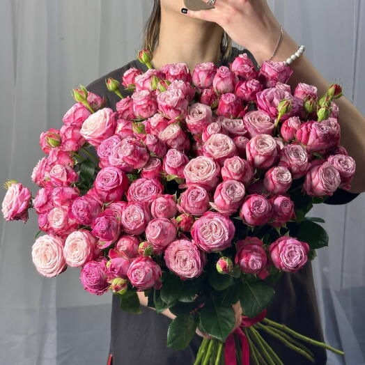Шикарный букет из кустовых пион.роз Леди