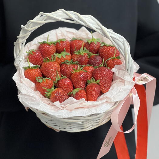 Клубника в мини корзине