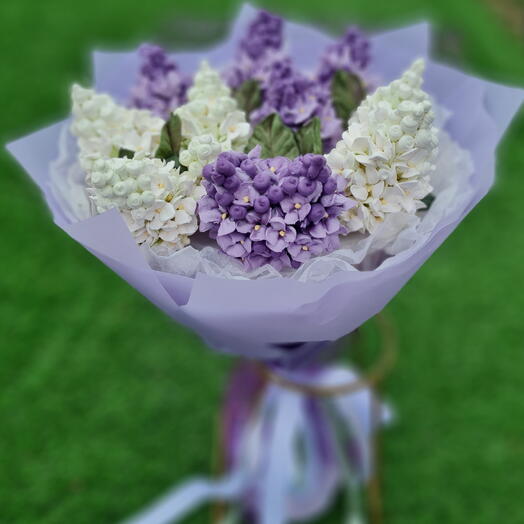 Ramo de flores de malvavisco. Lila