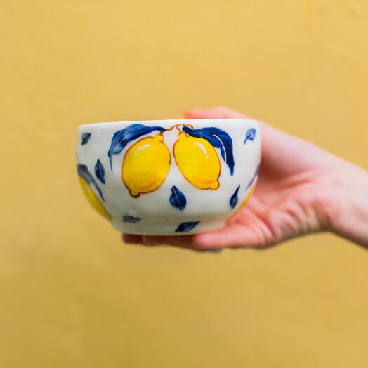боул с лимонами