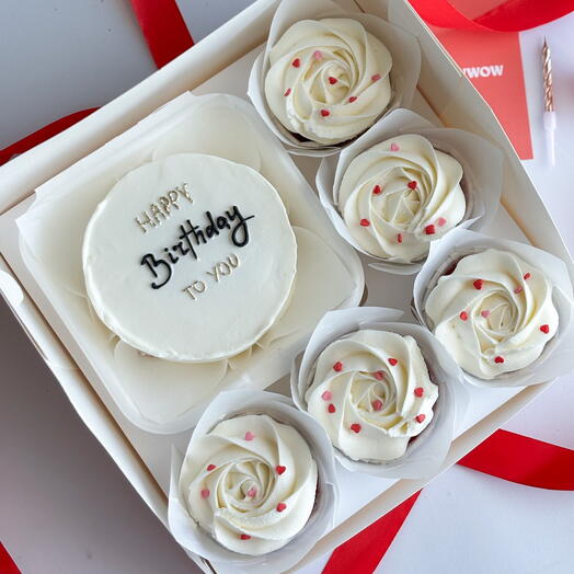Набор из бенто торта и 5 капкейков Happy birthday