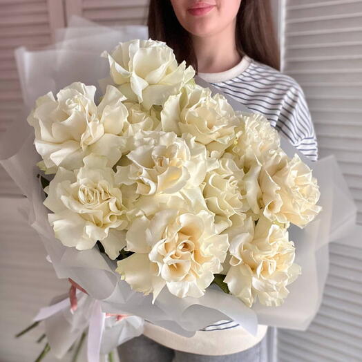 Белые ажурные розы 🤍