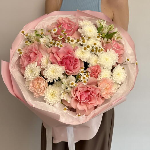 Пышный фактурный букет в бело-розовых цветах (L)