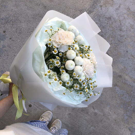 Букет с ромашками