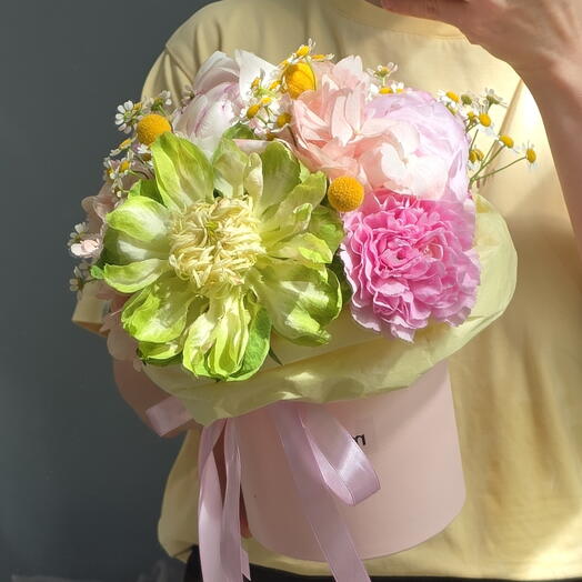Солнечная композиция в шляпной коробочке 🌼