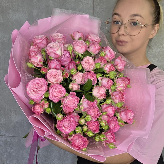 Монобукет из пионовидных, кустовых роз😍