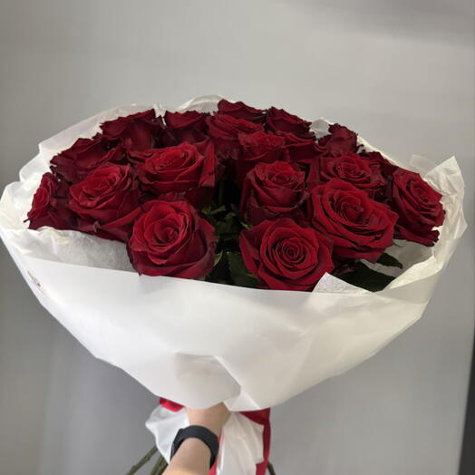Букет из 23 красных роз