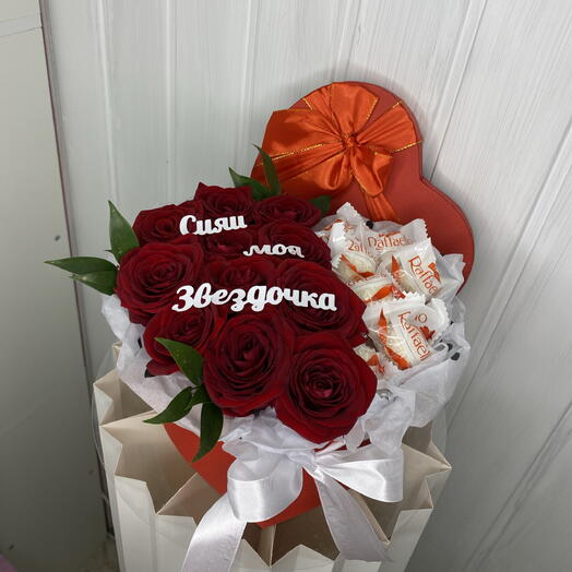 Коробка цветы с конфетами
