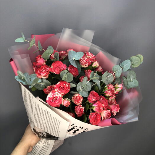 Яркий букет кустовых роз с эвкалиптом🌸🌺🌸🌺☘️