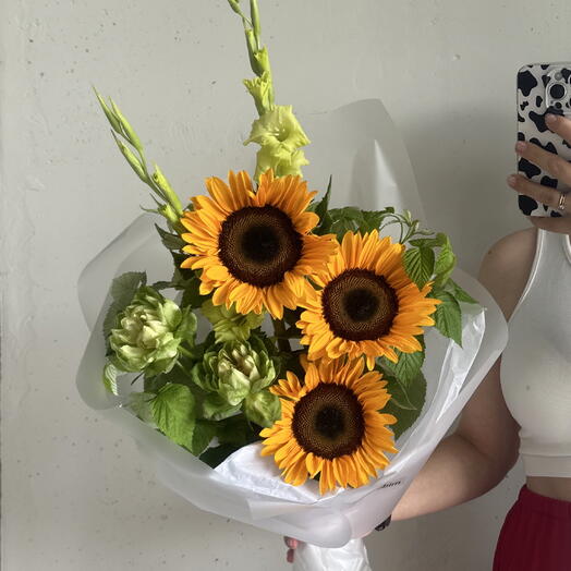 Подсолнухи, гладиолусы, ветви малины и Роза Вегги 🌻💚